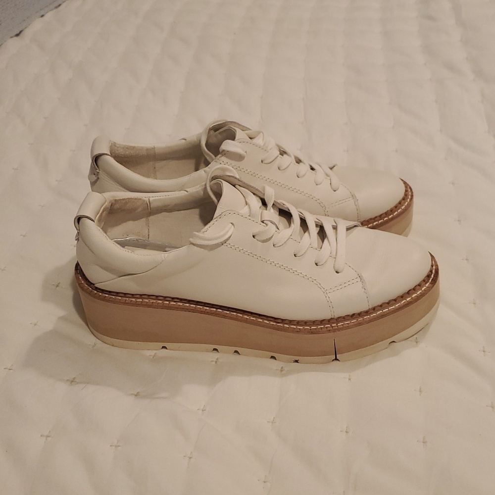 Dolce Vita Toyah white Leather Sneaker (31)